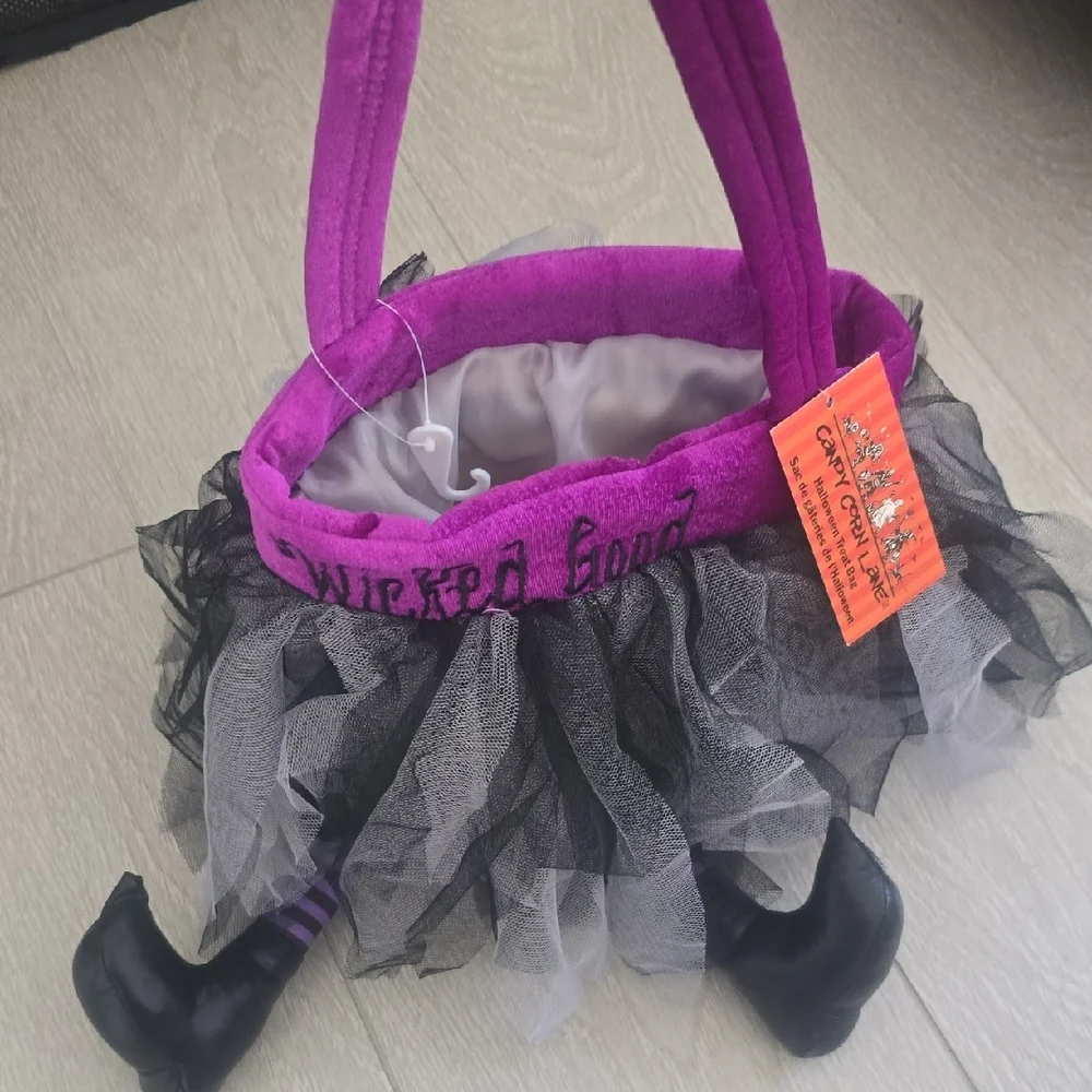 Wicked Witch Halloween Treat Bag with Black Tutu, Free with costum purchase - Picture 3 of 5